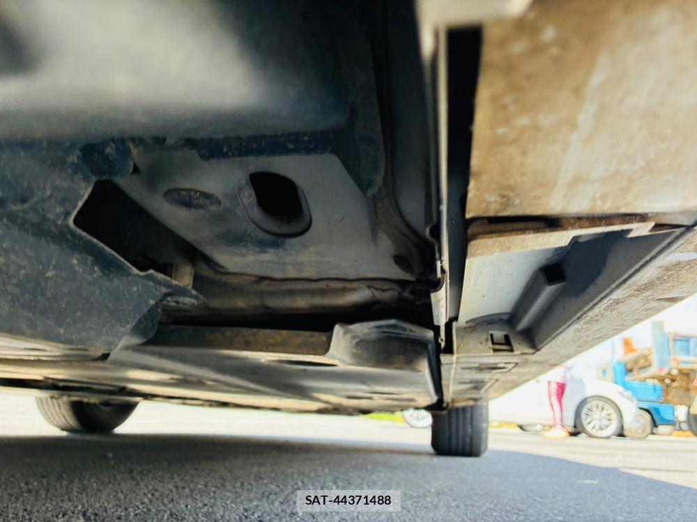 Toyota COROLLA TOURING 2021-07 8240833-36