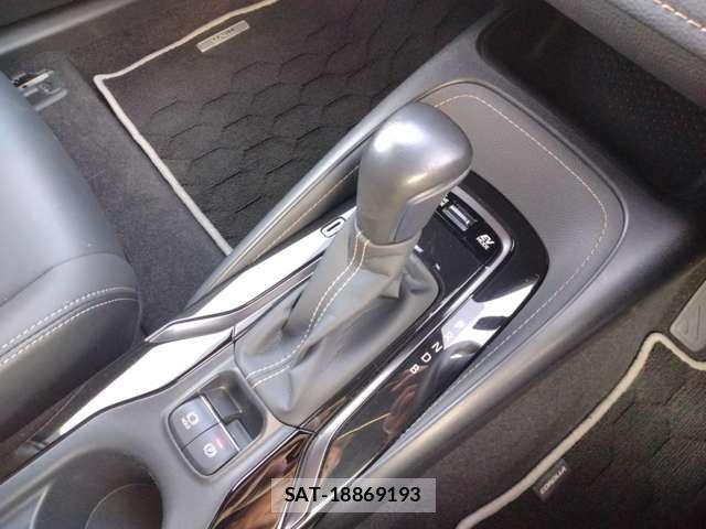 Toyota COROLLA TOURING 2021-06 6611167-12