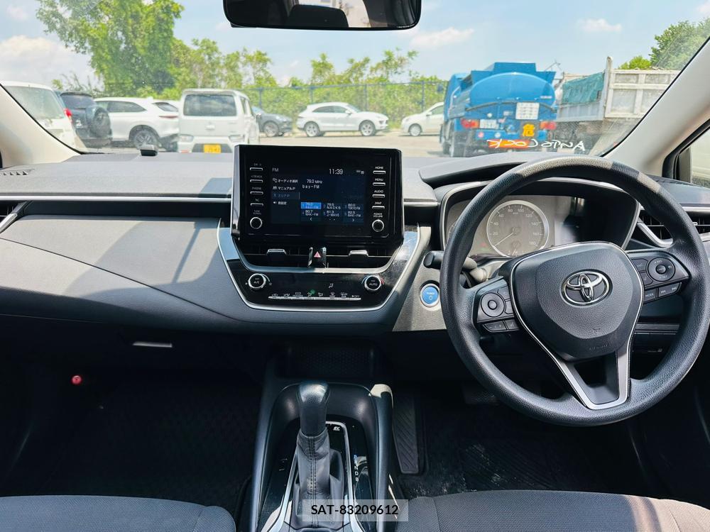 Toyota COROLLA TOURING 2021-04 6670928-12
