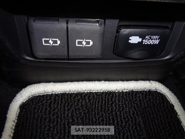 Toyota COROLLA TOURING 2023-12 7058010-13
