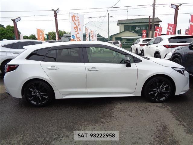 Toyota COROLLA TOURING 2023-12 7058010-3