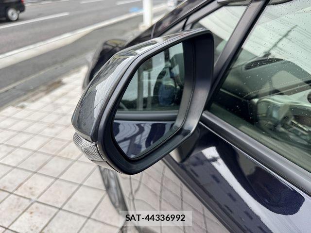 Toyota COROLLA TOURING 2023-03 7961015-12