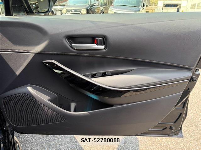 Toyota COROLLA TOURING 2023-02 8665979-28