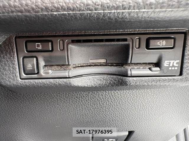 Toyota COROLLA TOURING 2023-10 8828351-23