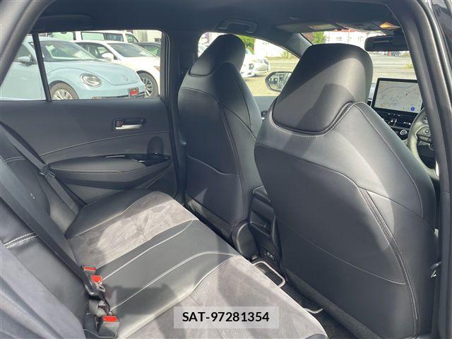 Toyota COROLLA TOURING 2025-02 8665978-11