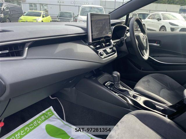 Toyota COROLLA TOURING 2025-02 8665978-17
