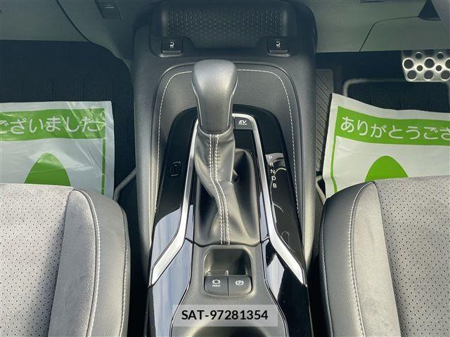 Toyota COROLLA TOURING 2025-02 8665978-25