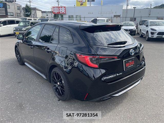 Toyota COROLLA TOURING 2025-02 8665978-4