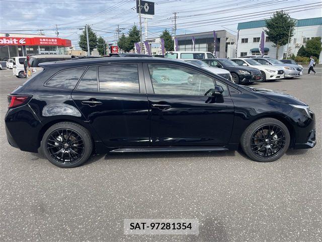 Toyota COROLLA TOURING 2025-02 8665978-7