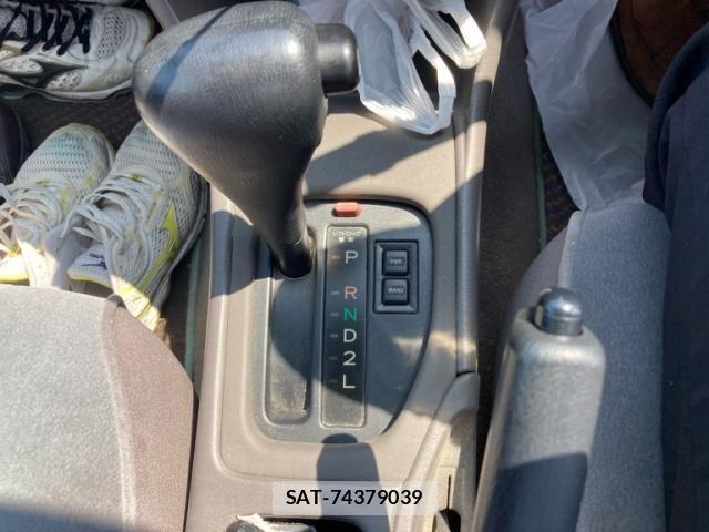 Toyota CORONA PREMIO 1999-07 8411756-18