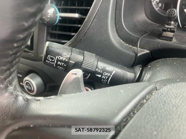 Honda CR-V 2012-03 7961057-10