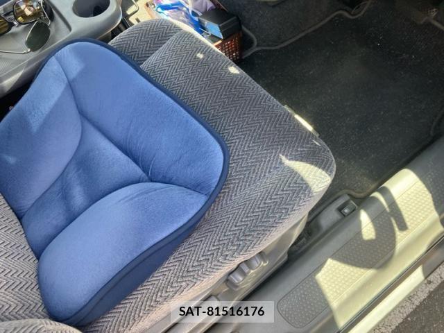 Honda CR-V 1996-03 8658593-12