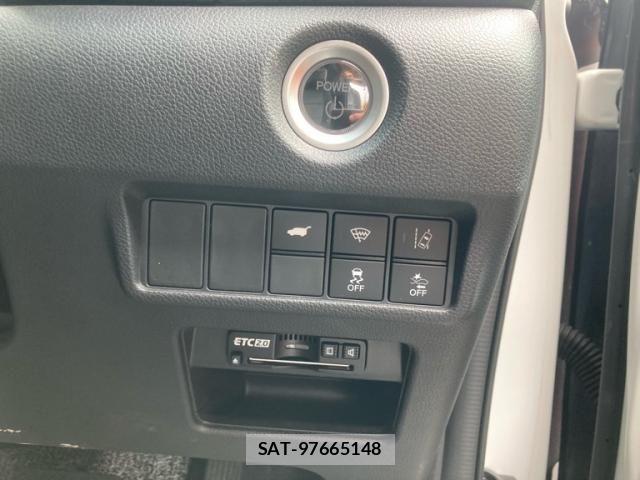 Honda CR-V 2022-09 8828454-17