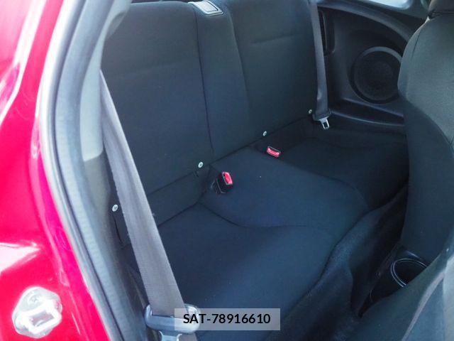 Honda CR-Z 2012-07 1227587-21