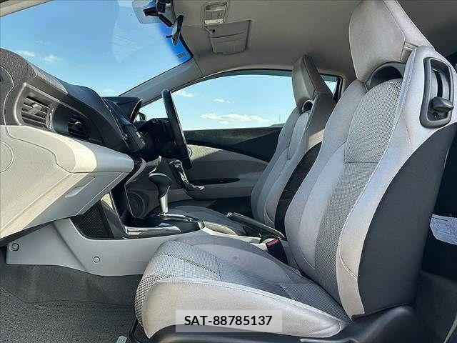 Honda CR-Z 2010-04 3356435-16