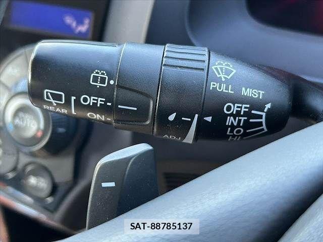 Honda CR-Z 2010-04 3356435-22