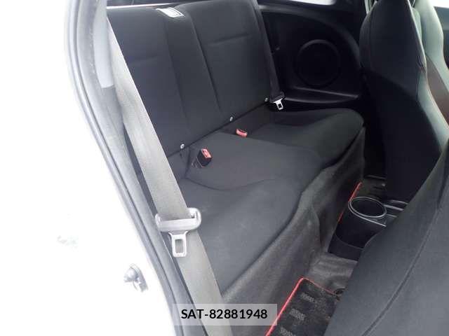 Honda CR-Z 2012-10 4108900-9