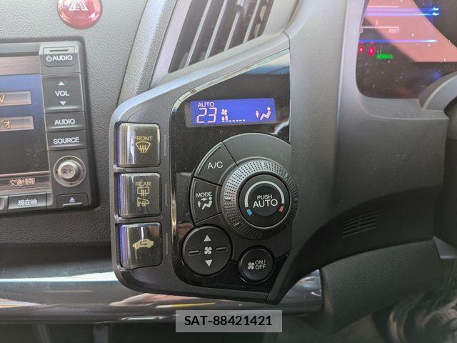 Honda CR-Z 2012-03 4175059-10