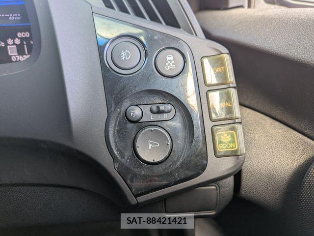 Honda CR-Z 2012-03 4175059-12