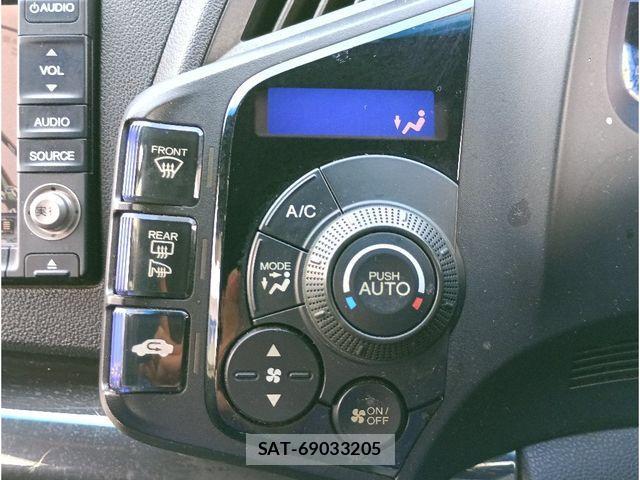 Honda CR-Z 2012-11 4638516-17
