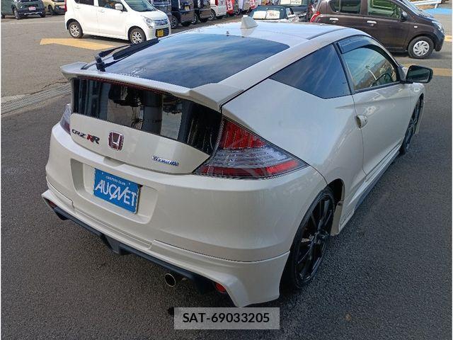 Honda CR-Z 2012-11 4638516-1