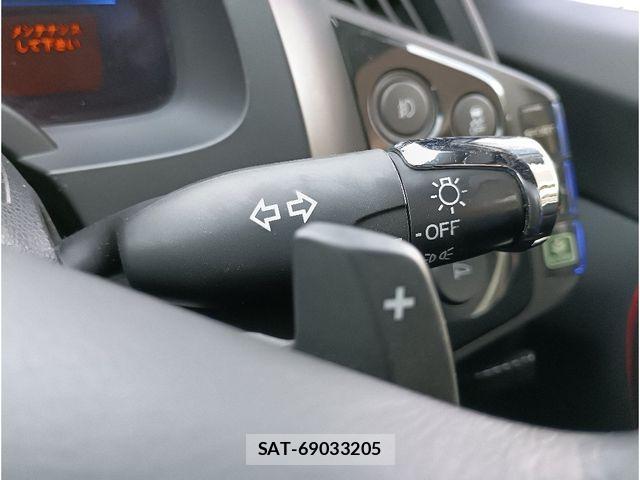 Honda CR-Z 2012-11 4638516-19