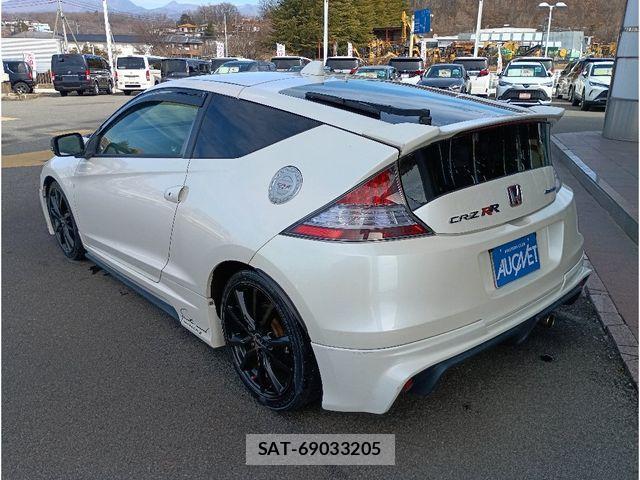 Honda CR-Z 2012-11 4638516-3