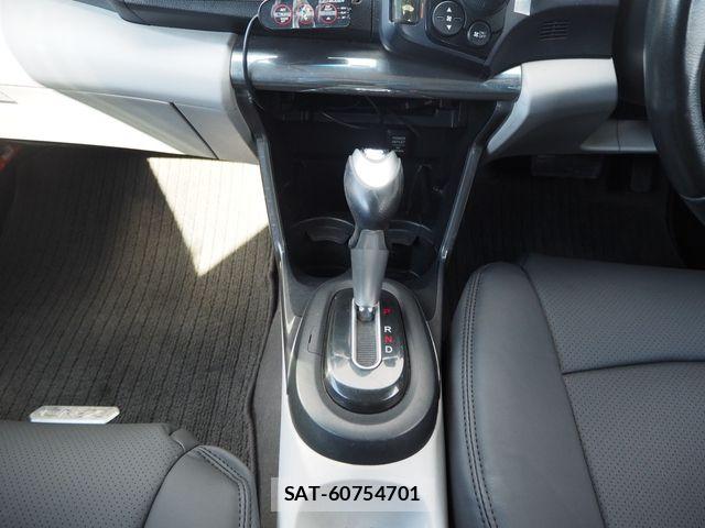 Honda CR-Z 2010-08 4936494-19