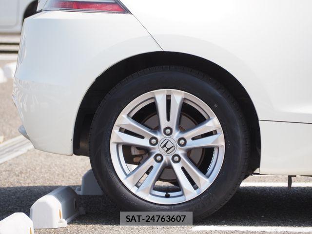 Honda CR-Z 2011-01 5864278-6