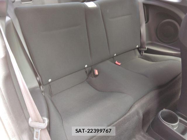 Honda CR-Z 2013-04 6611269-10