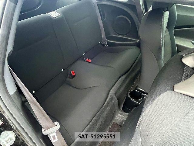 Honda CR-Z 2013-01 6814433-9