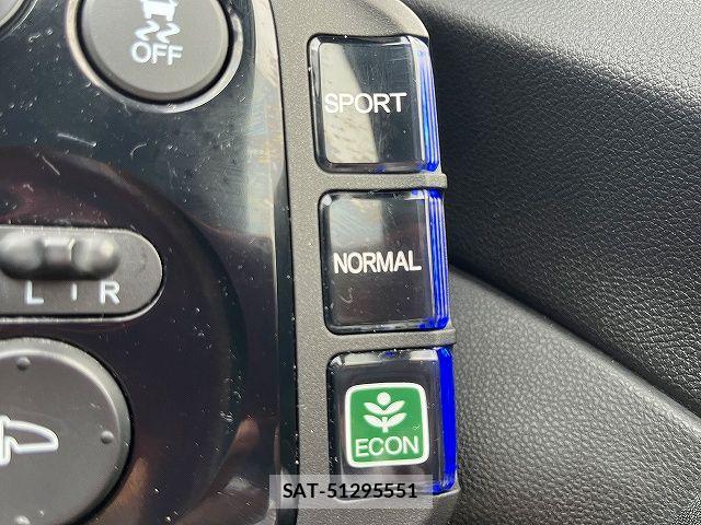Honda CR-Z 2013-01 6814433-10