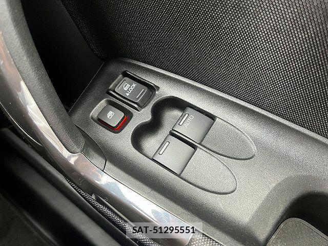 Honda CR-Z 2013-01 6814433-11