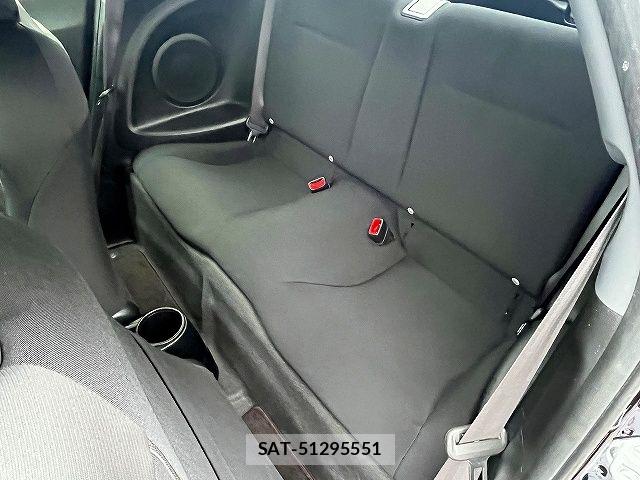 Honda CR-Z 2013-01 6814433-12