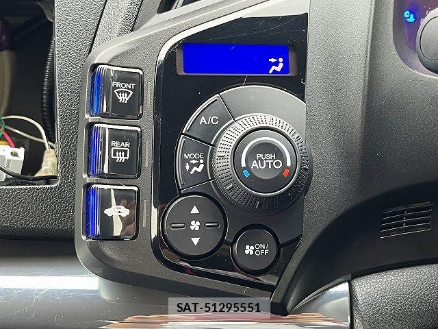 Honda CR-Z 2013-01 6814433-14