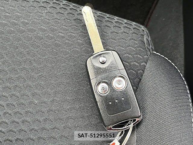 Honda CR-Z 2013-01 6814433-25
