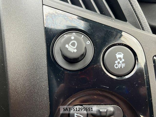 Honda CR-Z 2013-01 6814433-5