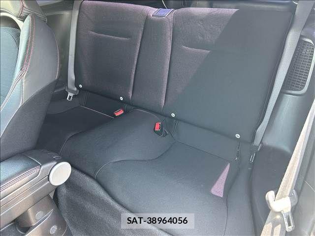 Honda CR-Z 2013-04 6903781-9