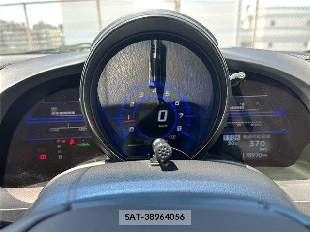 Honda CR-Z 2013-04 6903781-10