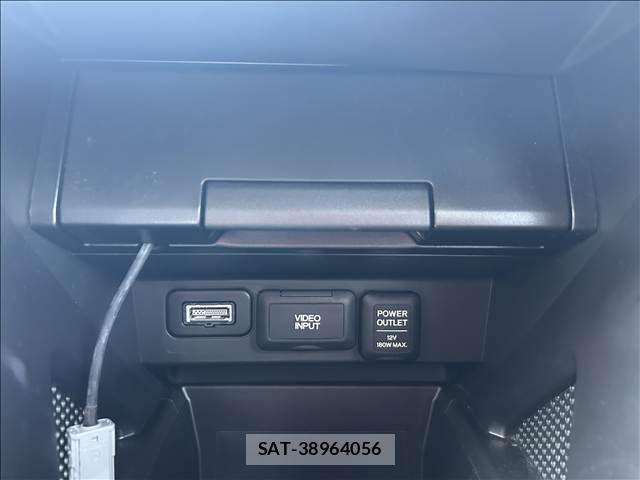 Honda CR-Z 2013-04 6903781-14