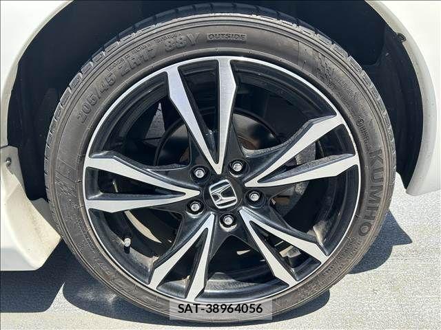 Honda CR-Z 2013-04 6903781-6