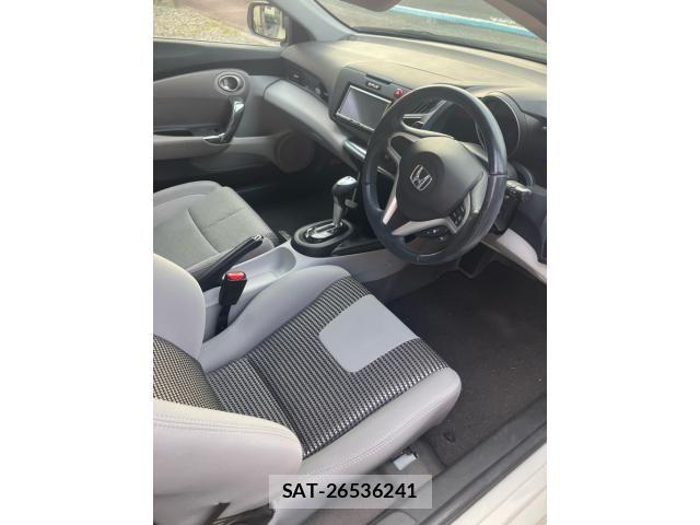 Honda CR-Z 2010-08 7020274-11
