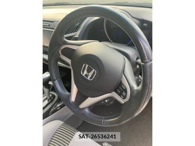 Honda CR-Z 2010-08 7020274-13