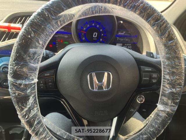 Honda CR-Z 2015-06 7020273-16
