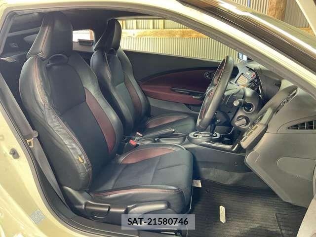 Honda CR-Z 2014-02 7216771-12