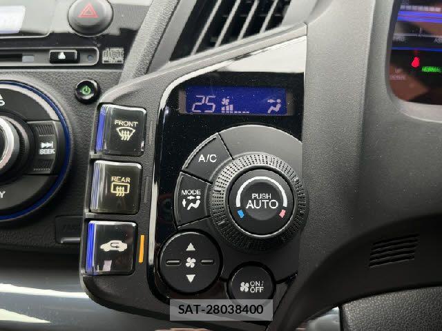Honda CR-Z 2013-04 7216767-14