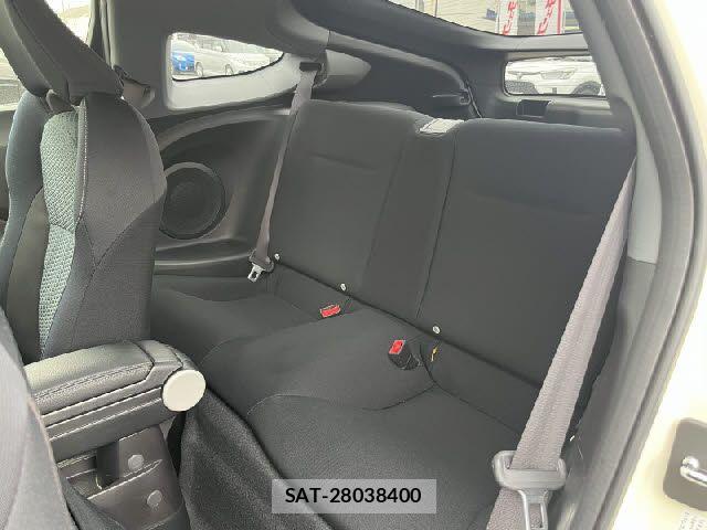 Honda CR-Z 2013-04 7216767-18