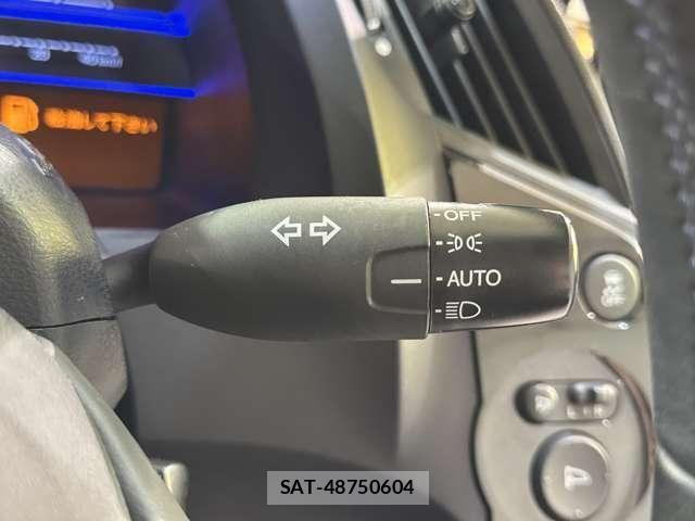 Honda CR-Z 2010-01 7216758-11