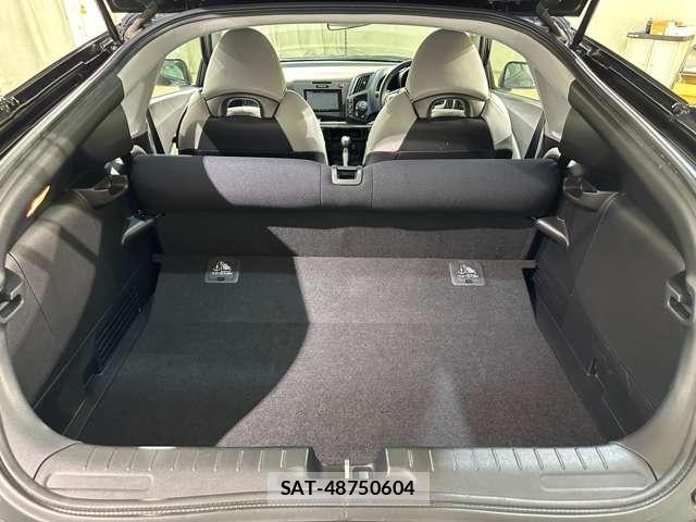 Honda CR-Z 2010-01 7216758-28
