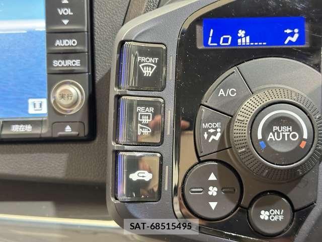 Honda CR-Z 2010-06 7216763-14